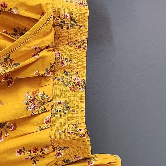 St. John's Bay Floral Top - Picture 4 of 4